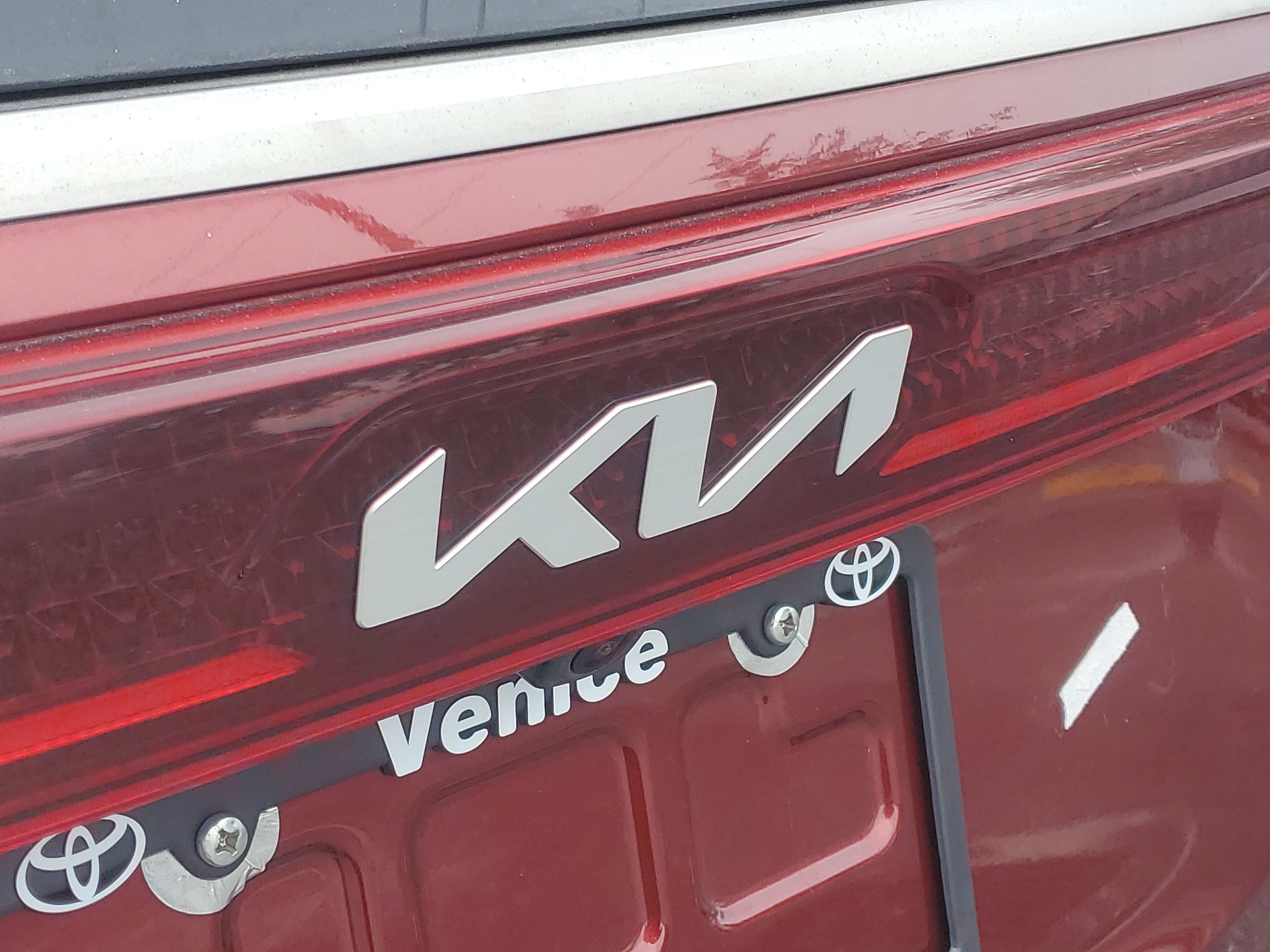 Used 2024 Kia Carnival SX Prestige FWD image 11