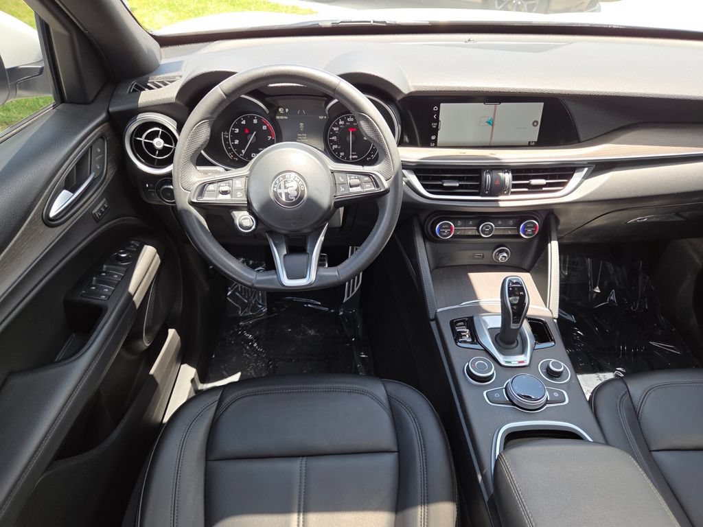 Used 2022 Alfa Romeo Stelvio Ti AWD/4WD image 26