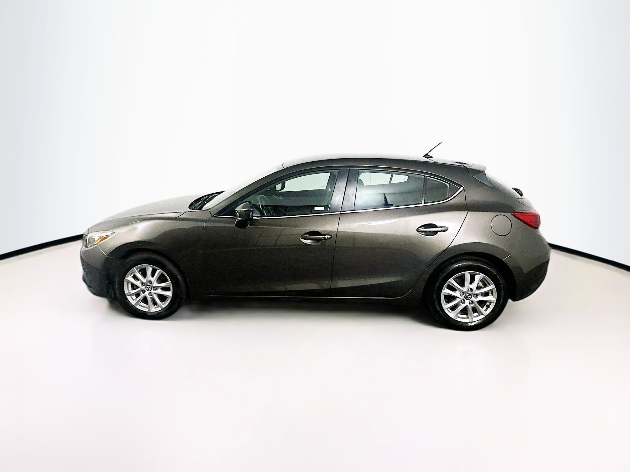 Used 2015 MAZDA MAZDA3 i Touring image 4