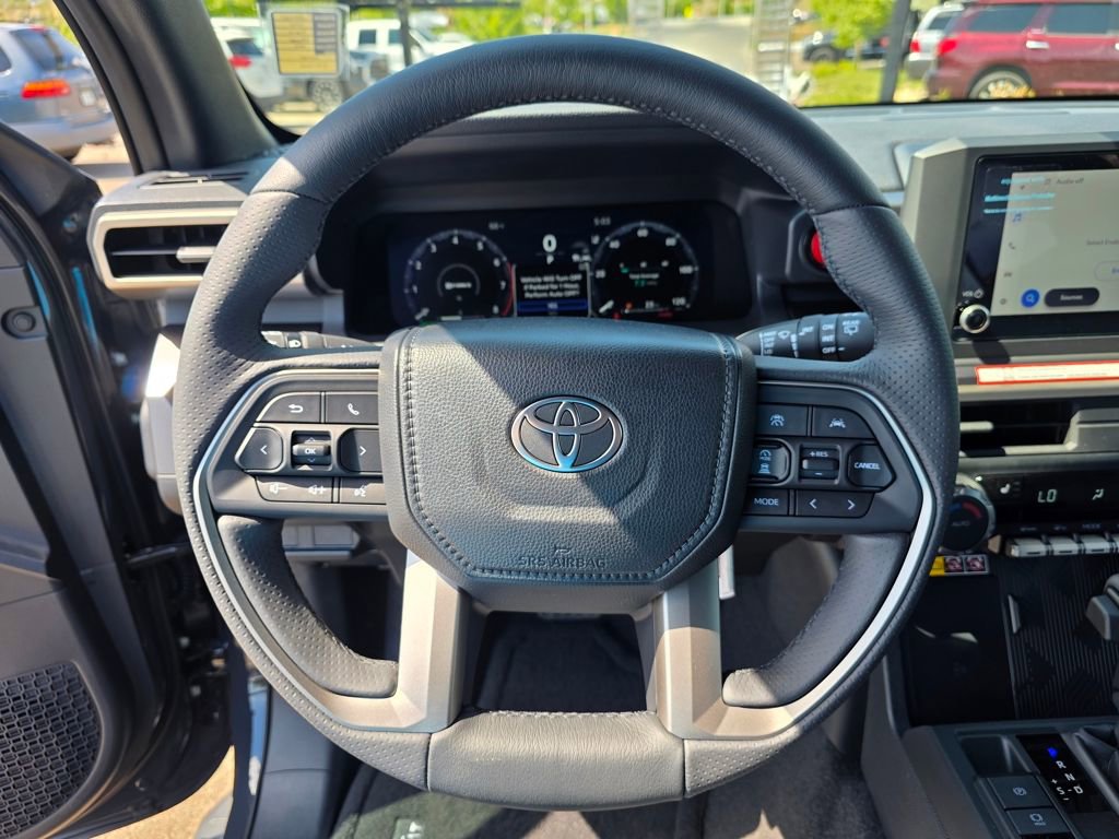 Used 2025 Toyota 4Runner TRD Off-Road image 12