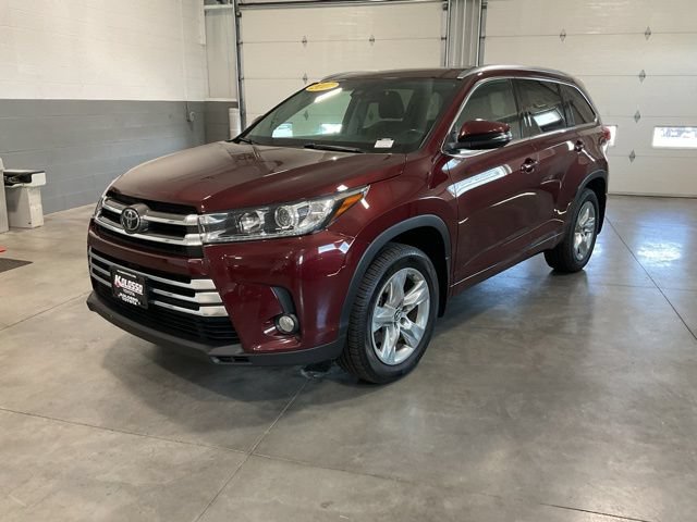 Used 2017 Toyota Highlander Limited AWD/4WD image 3