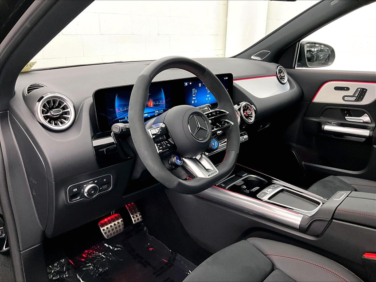Used 2026 Mercedes-Benz GLA 35 AMG 4MATIC image 18