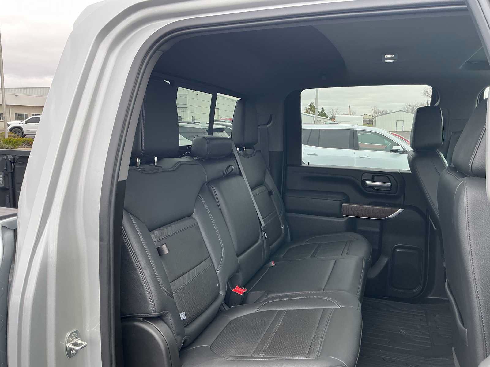 Used 2021 GMC Sierra 2500 Denali w/ Denali Ultimate Package AWD/4WD image 23