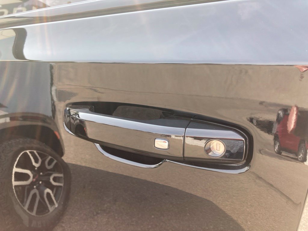 Certified 2023 GMC Yukon AT4 w/ LPO, Floor Liner Package AWD/4WD image 25