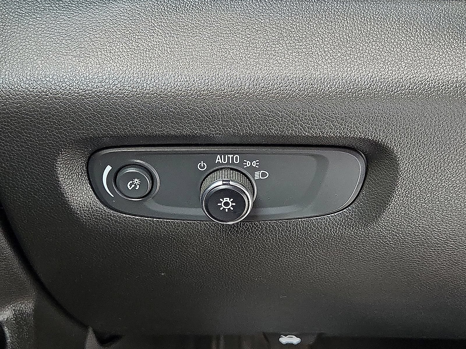 Used 2022 Chevrolet Traverse LT AWD/4WD image 26