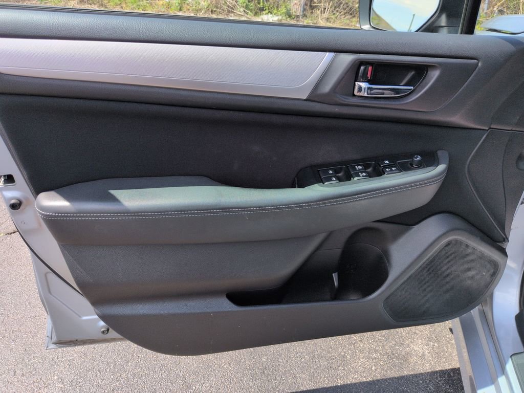 Used 2016 Subaru Legacy 2.5i Premium w/ Popular Package #1 AWD/4WD image 10