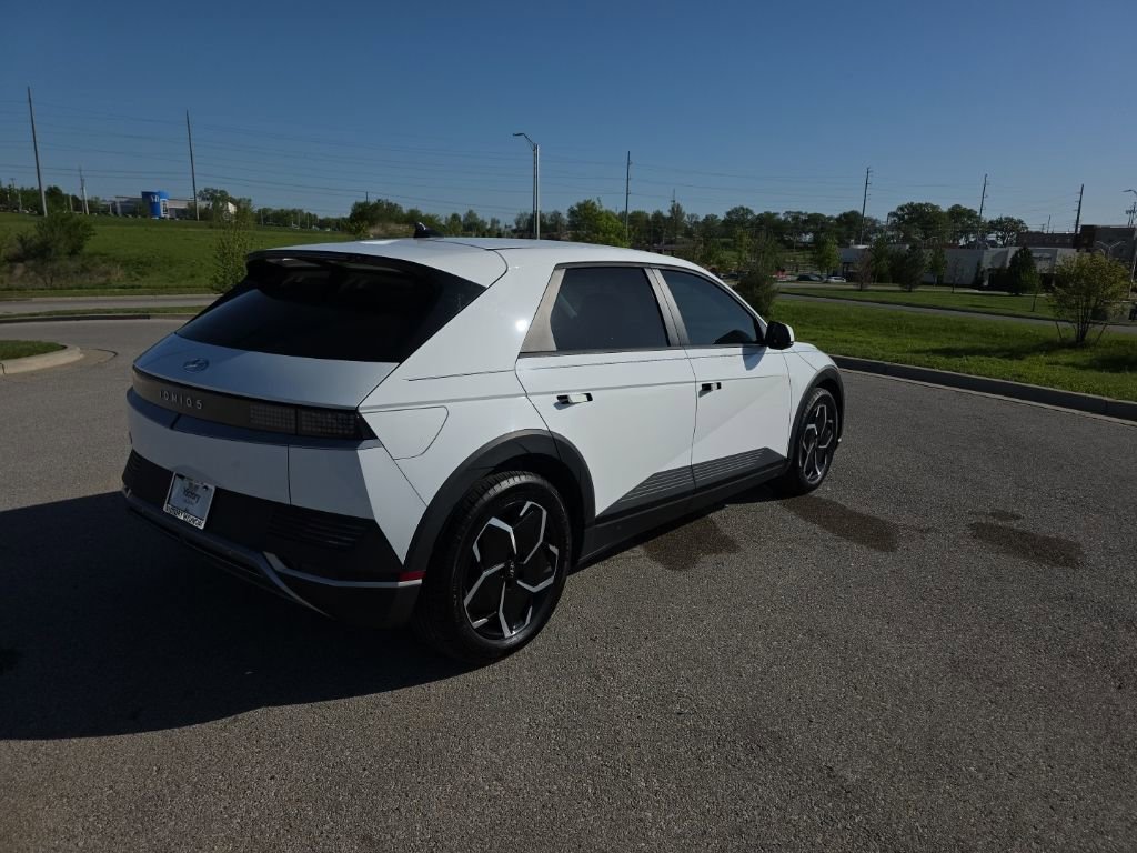 Used 2024 Hyundai Ioniq 5 SEL image 5