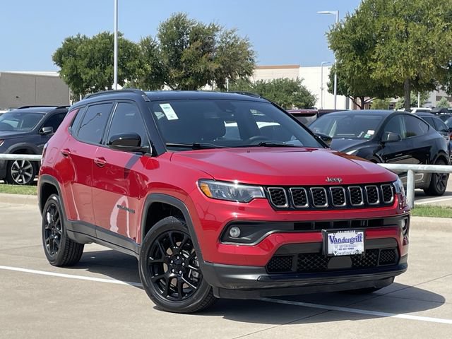 Used 2024 Jeep Compass Latitude w/ Altitude Special Edition AWD/4WD image 2