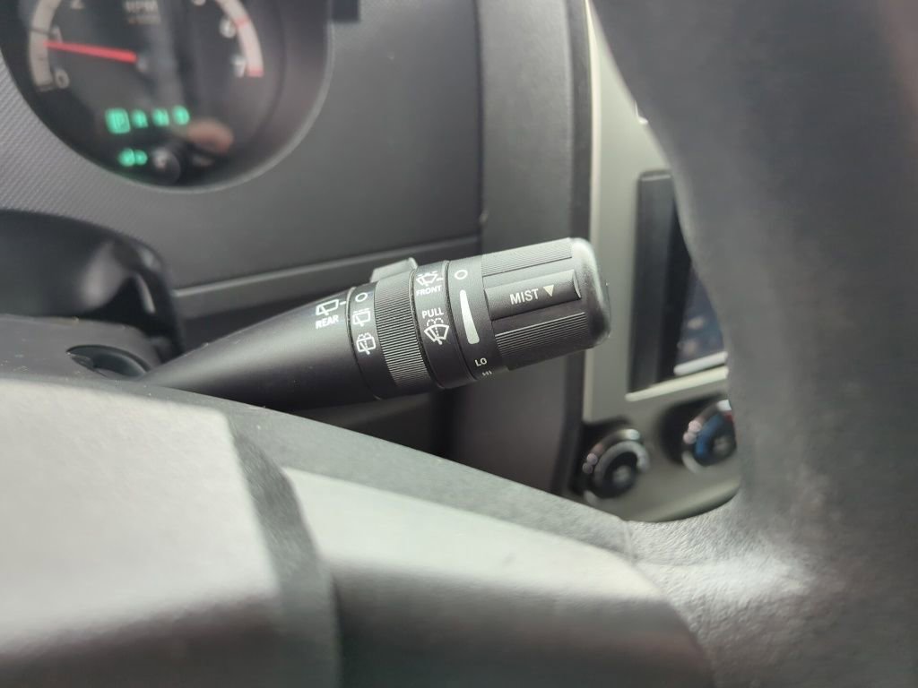 Used 2011 Dodge Nitro Heat image 22