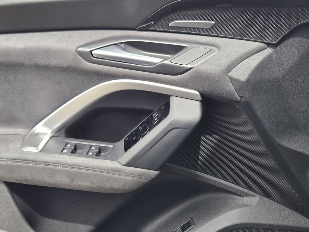 Certified 2025 Audi SQ5 Premium Plus image 28