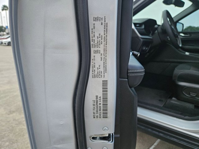 Used 2024 Jeep Grand Cherokee Laredo RWD image 15