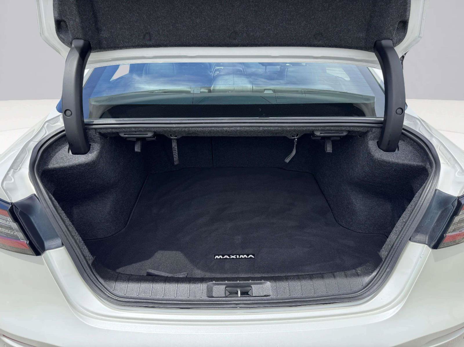 Used 2023 Nissan Maxima SR w/ Sport Mat Group FWD image 59