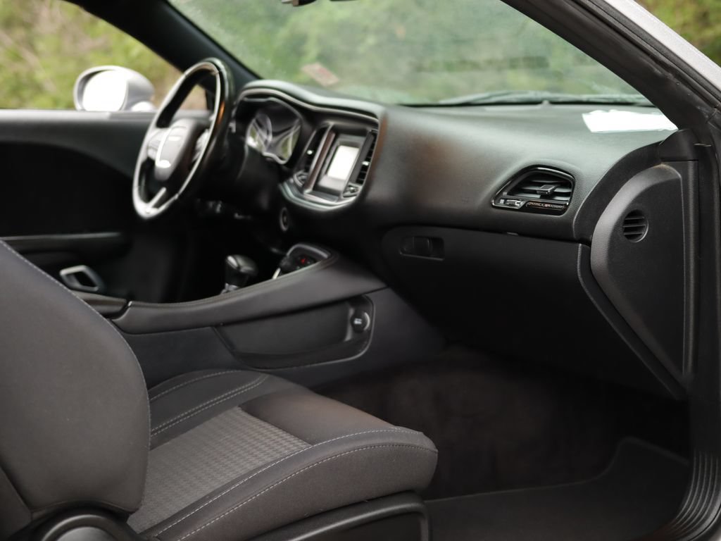 Used 2016 Dodge Challenger SXT RWD image 26