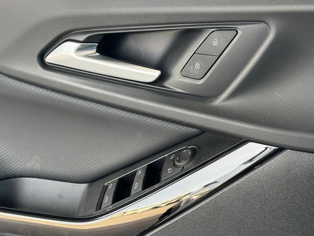 Used 2025 Chevrolet Equinox LT image 35