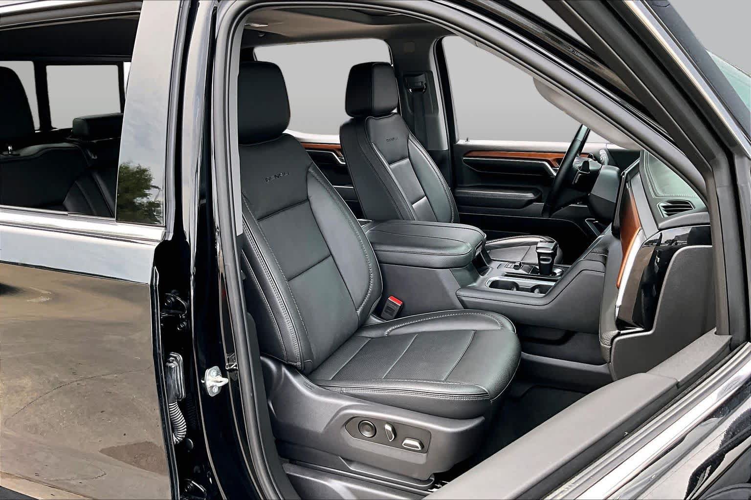 Used 2023 GMC Sierra 1500 Denali AWD/4WD image 9