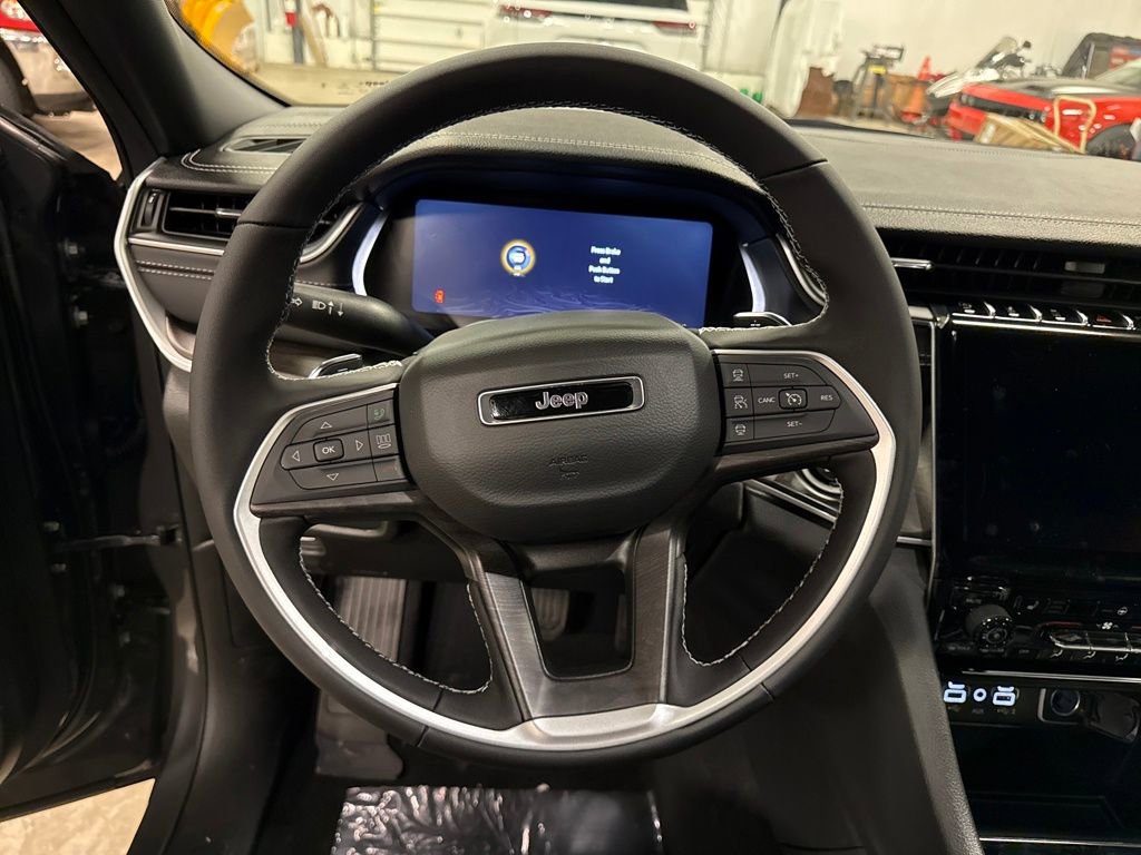 New 2025 Jeep Grand Cherokee Limited image 14