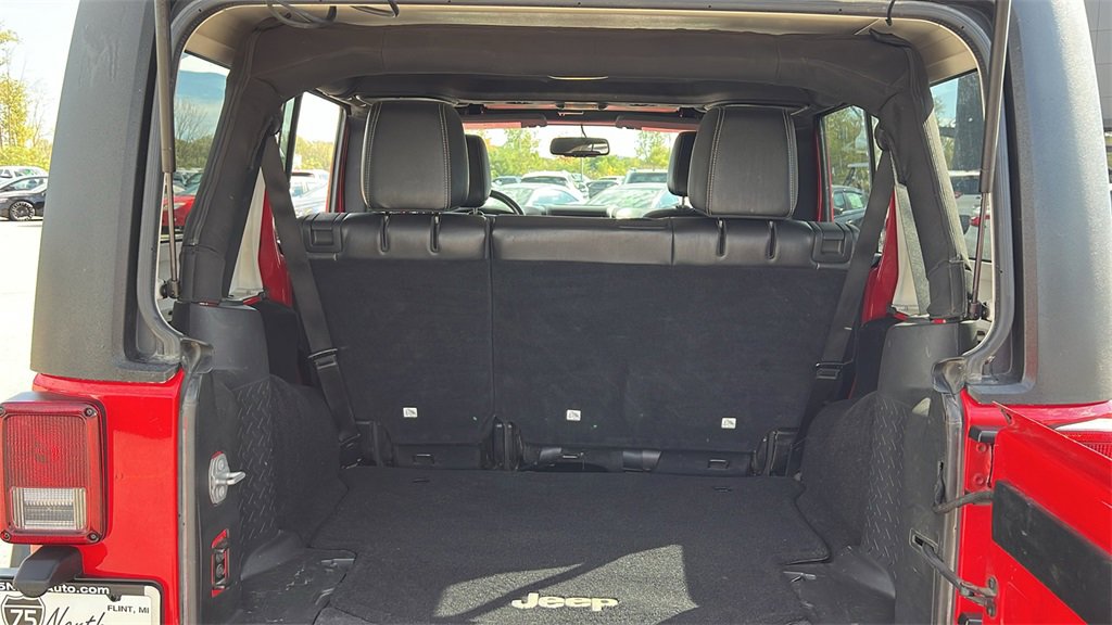 Used 2016 Jeep Wrangler Unlimited Sahara w/ Dual Top Group image 32