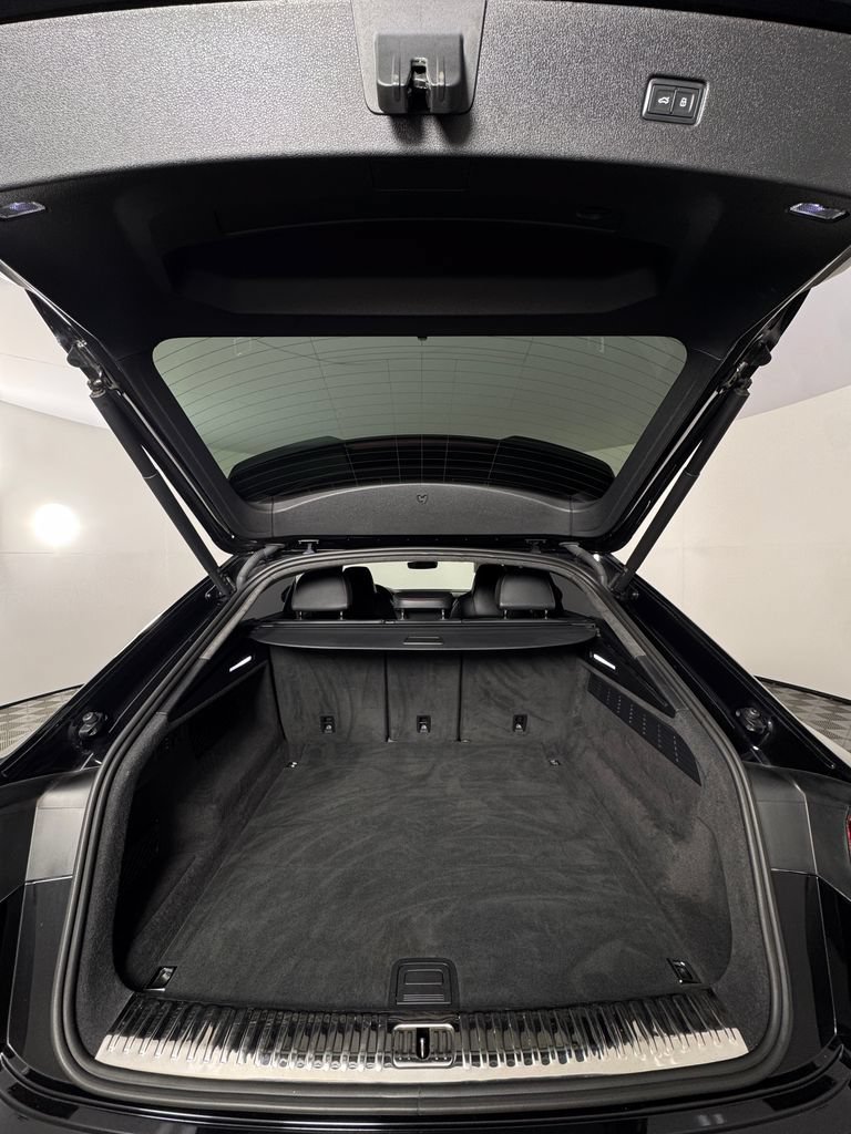 Used 2021 Audi RS Q8 w/ Luxury Package AWD/4WD image 7