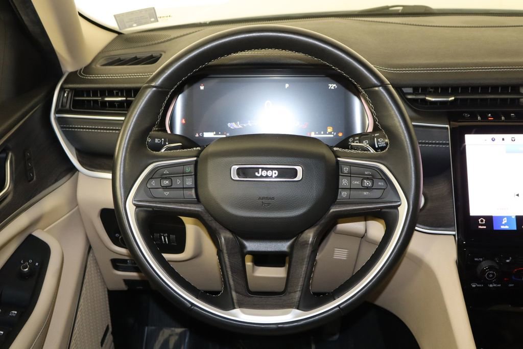 Used 2022 Jeep Grand Cherokee L Limited AWD/4WD image 7