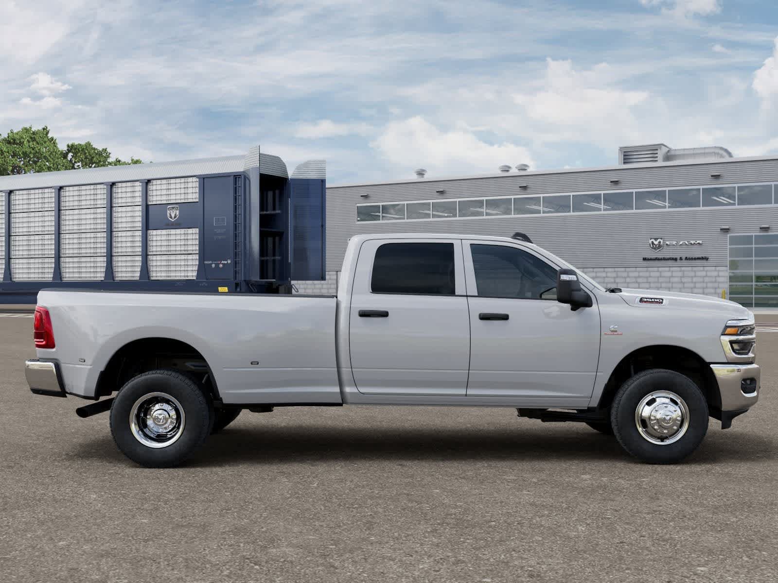 New 2026 RAM 3500 Tradesman AWD/4WD image 21