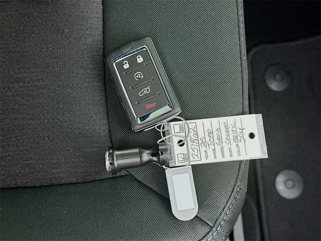 New 2025 Jeep Grand Cherokee Laredo X w/ Luxury Tech Group I image 19