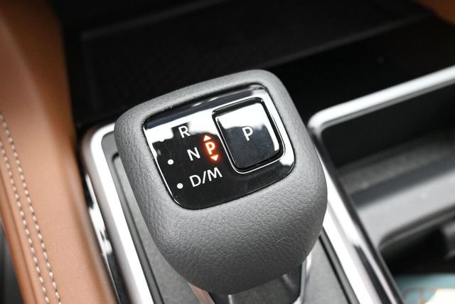 Used 2025 Nissan Pathfinder Platinum FWD image 24