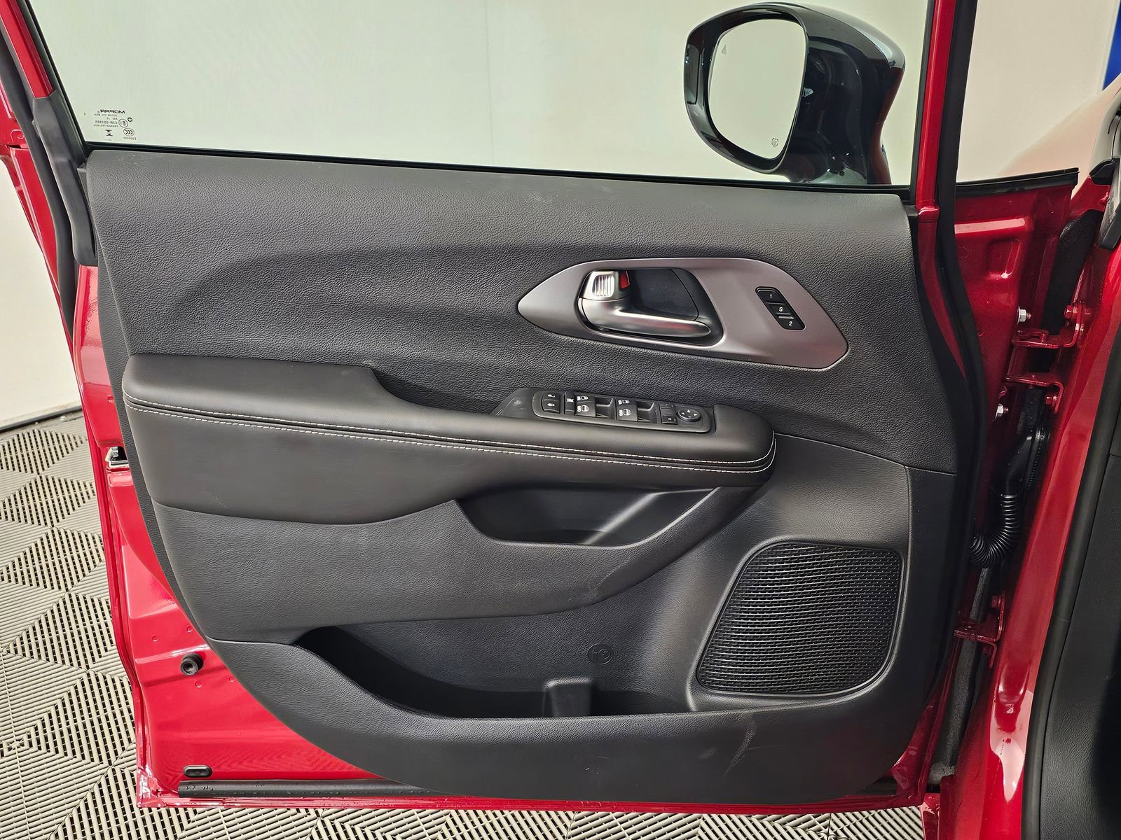 New 2026 Chrysler Pacifica Select image 9