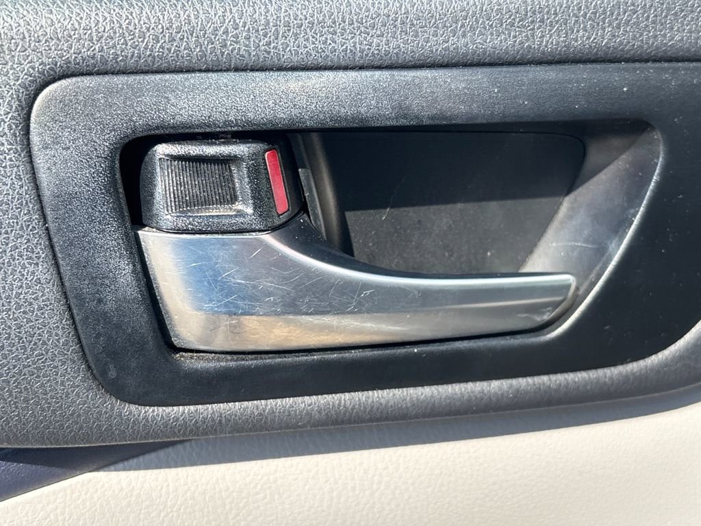 Used 2019 Toyota Highlander XLE image 9