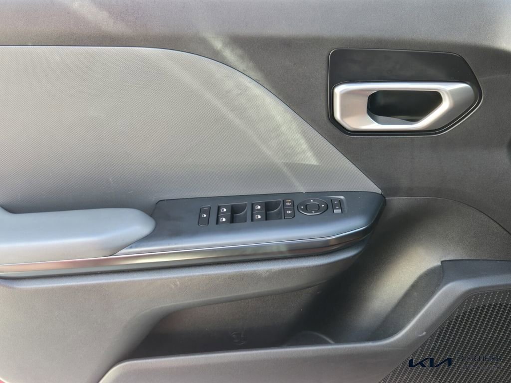 Certified 2025 Kia K4 LXS image 31