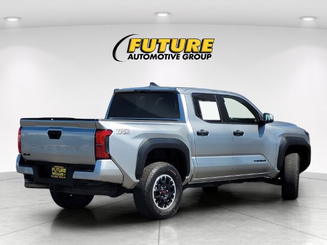 Used 2024 Toyota Tacoma TRD Off-Road AWD/4WD image 4