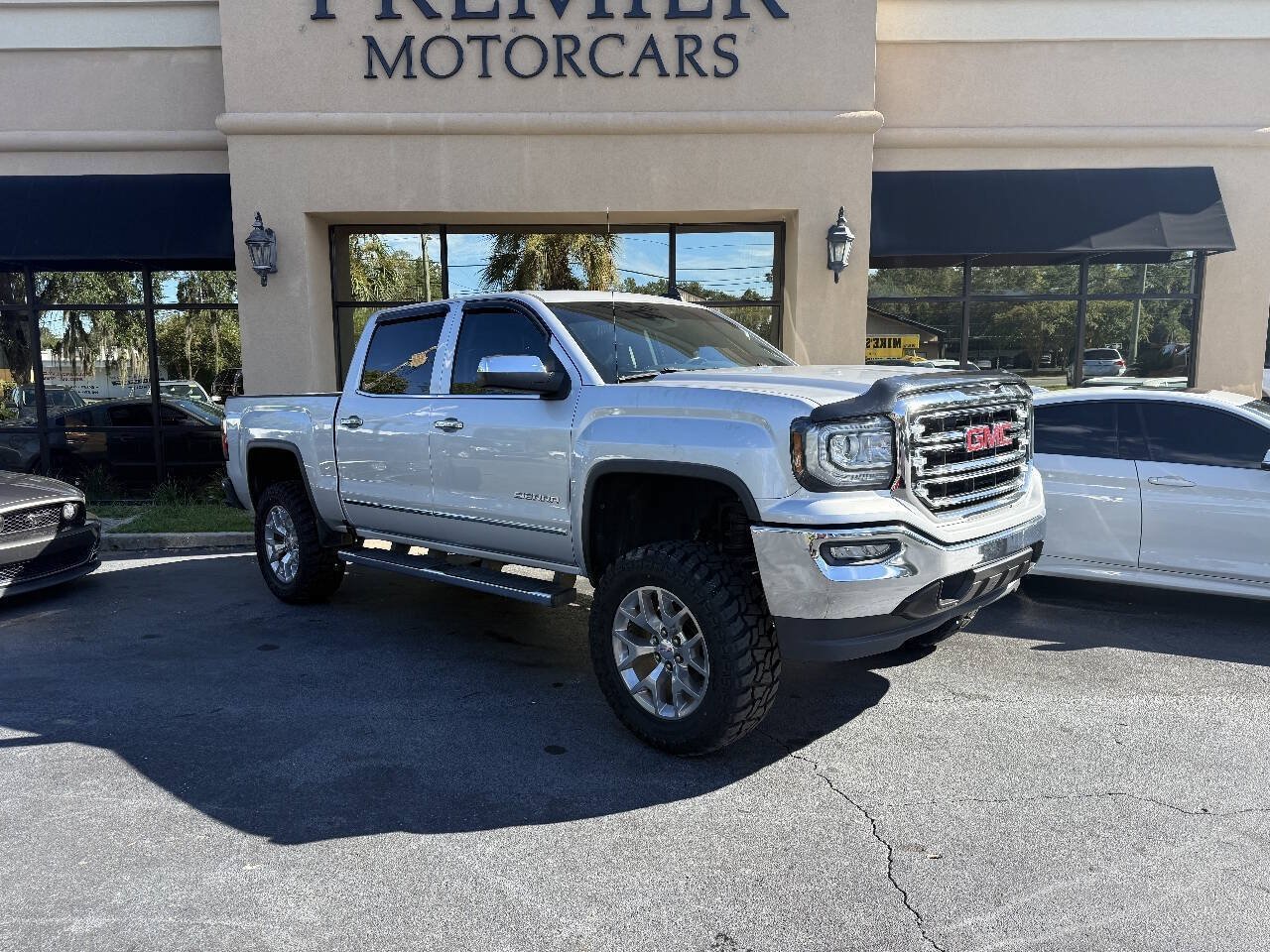 Used 2018 GMC Sierra 1500 SLT RWD image 2
