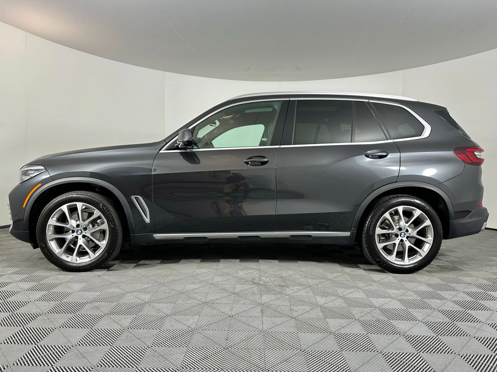 Used 2023 BMW X5 xDrive40i w/ Premium Package image 18