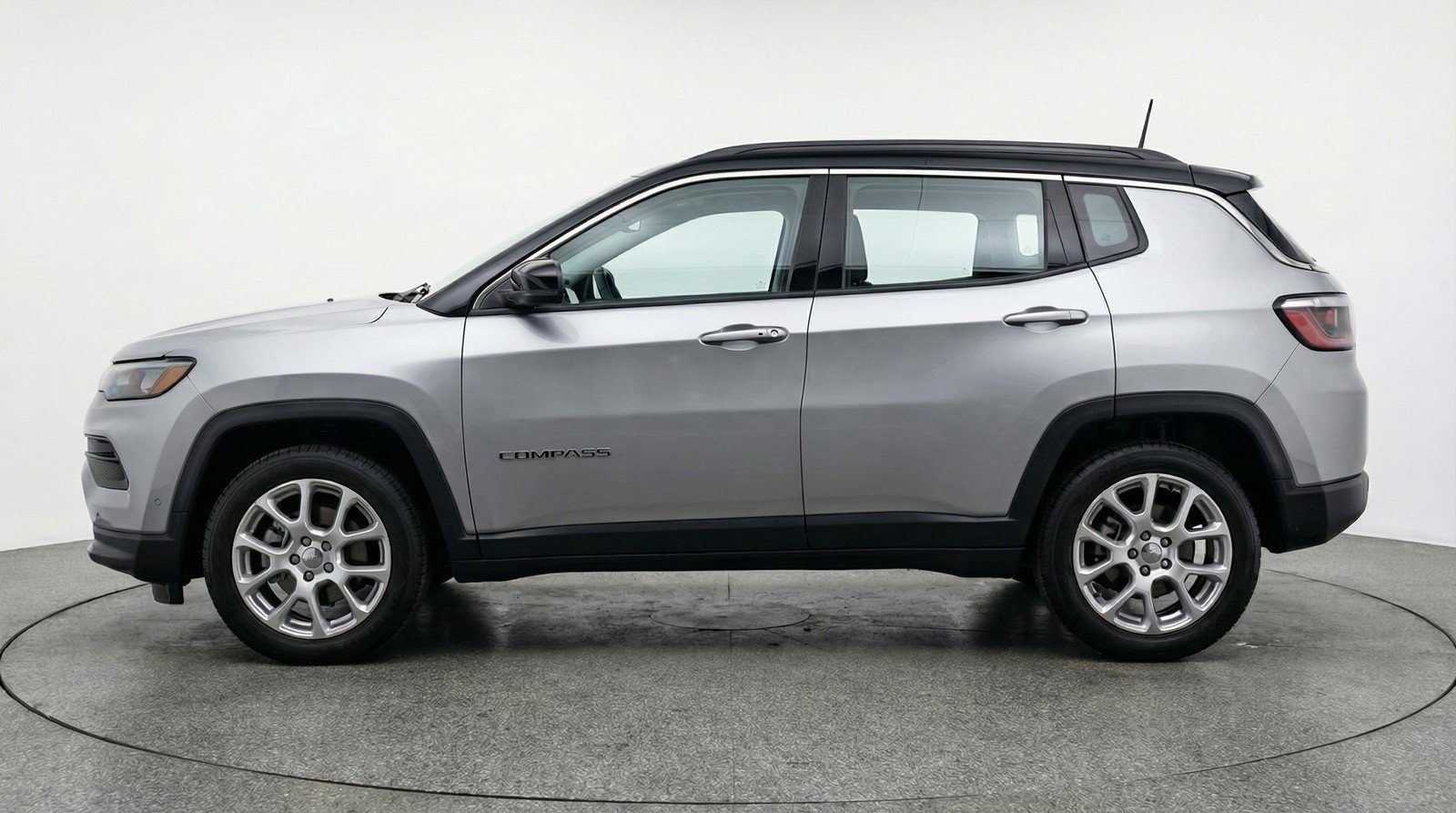 Used 2025 Jeep Compass Limited AWD/4WD image 5