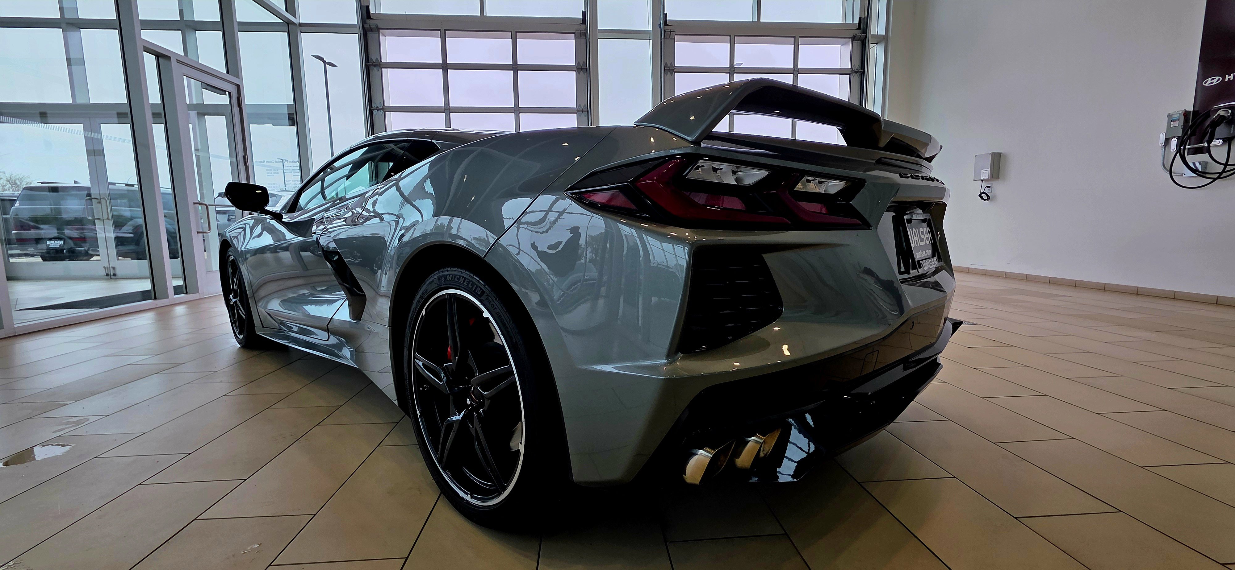 Used 2022 Chevrolet Corvette Stingray Preferred Cpe w/ Z51 Performance Package RWD image 5