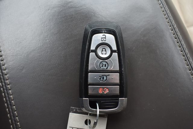 Used 2022 Ford Explorer Platinum w/ Equipment Group 601A AWD/4WD image 36
