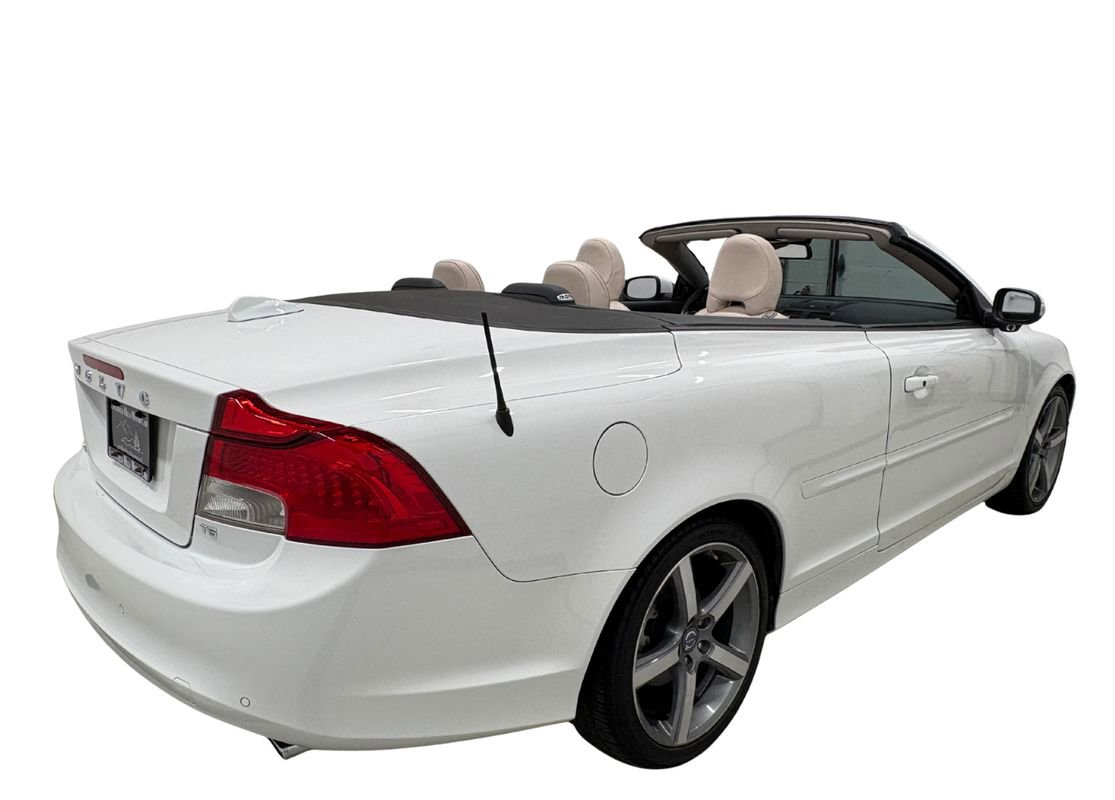 Used 2011 Volvo C70 T5 w/ Multimedia Pkg image 3