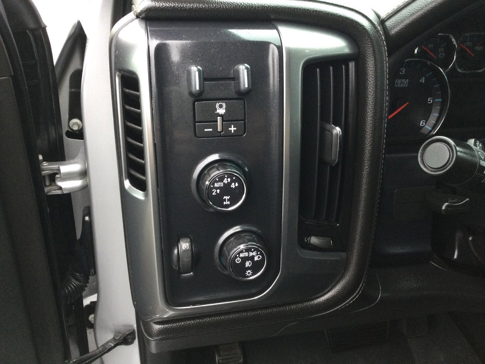 Used 2015 Chevrolet Silverado 1500 LTZ w/ LTZ Plus Package AWD/4WD image 13