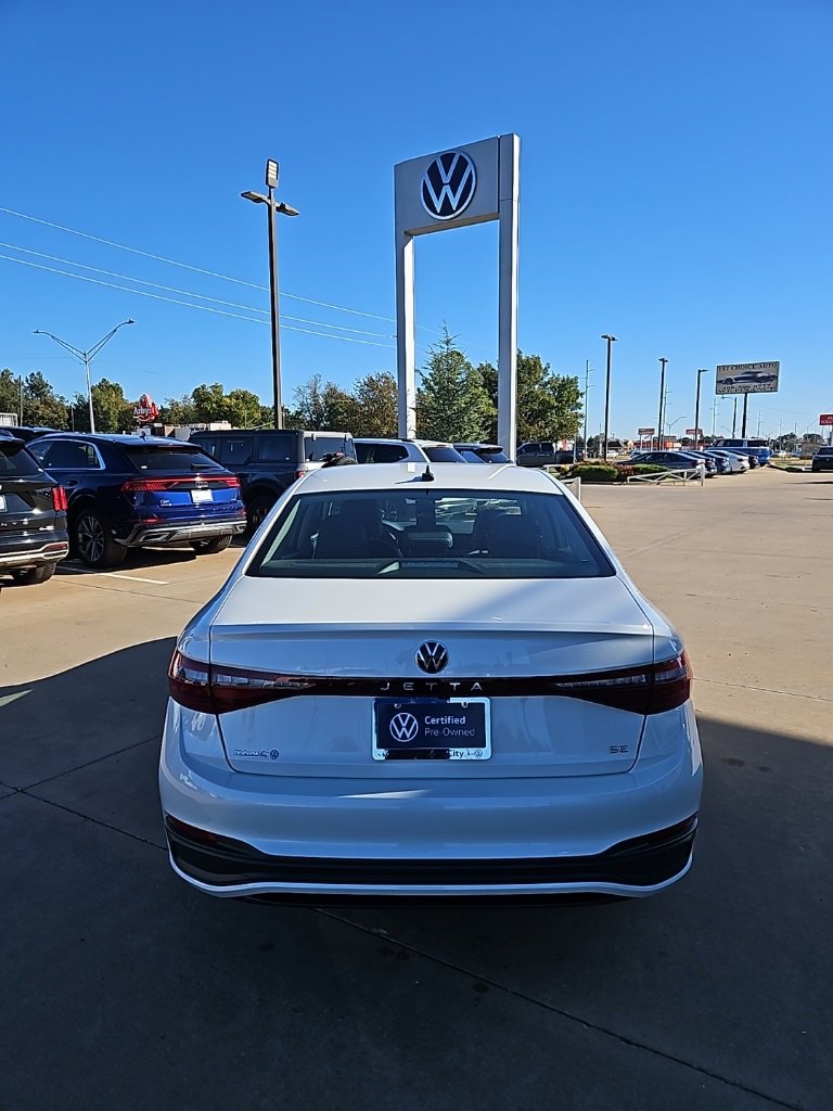 Used 2025 Volkswagen Jetta SE image 6