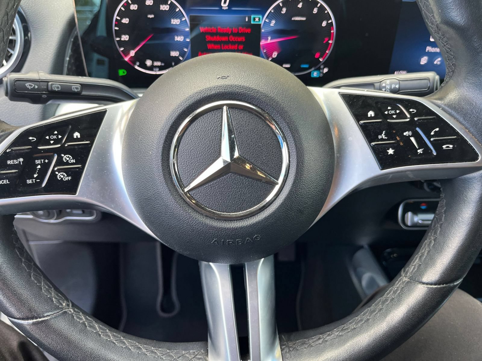 Used 2025 Mercedes-Benz GLB 250 4MATIC image 29
