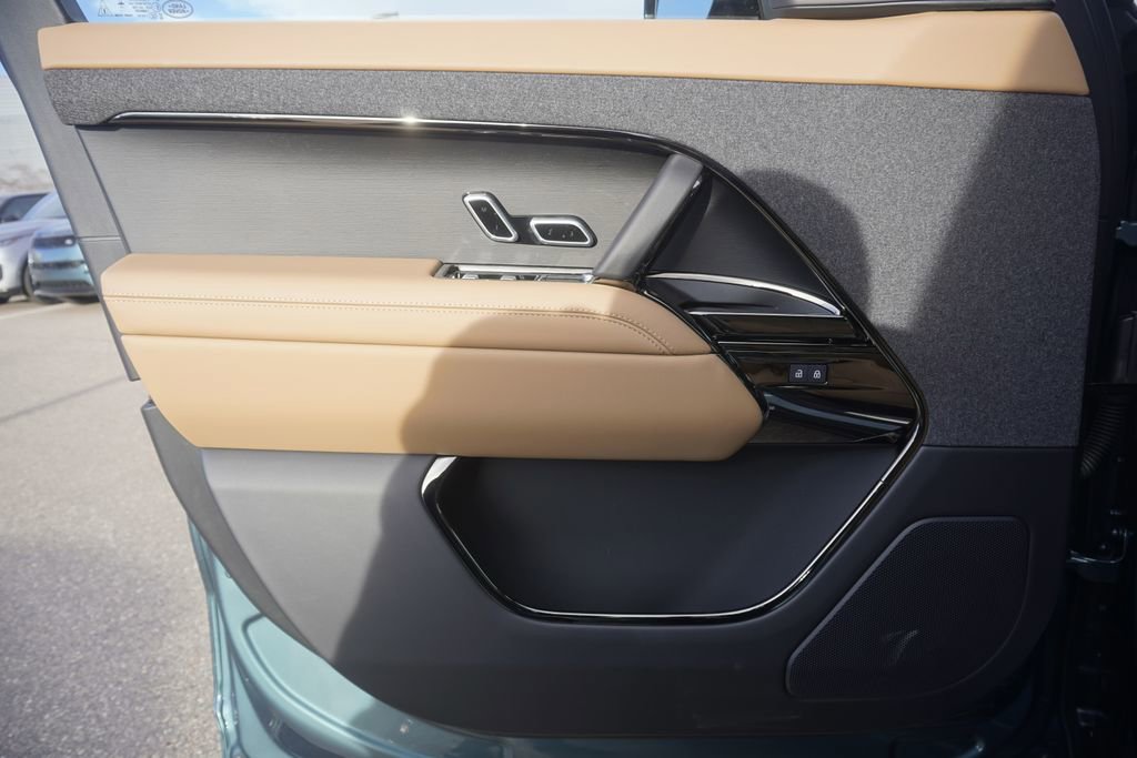 New 2026 Land Rover Range Rover Sport SE image 17