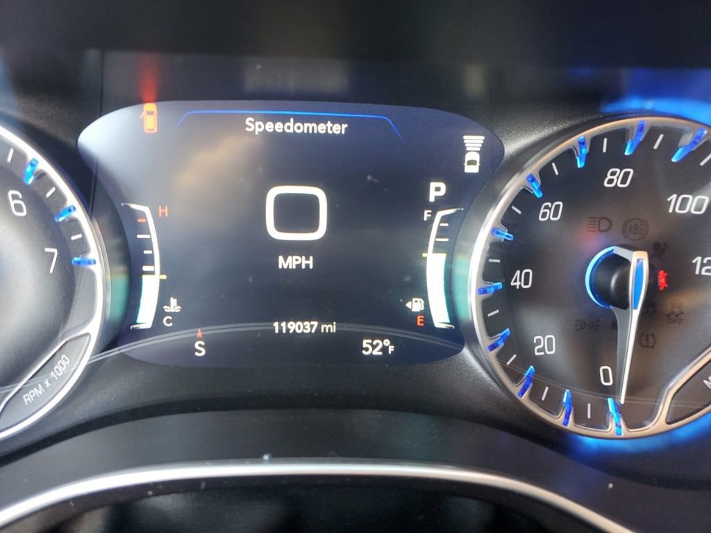 Used 2017 Chrysler Pacifica Limited image 15