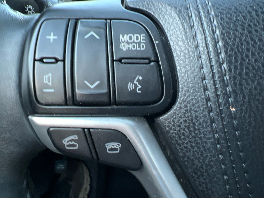 Used 2015 Toyota Highlander Limited image 20