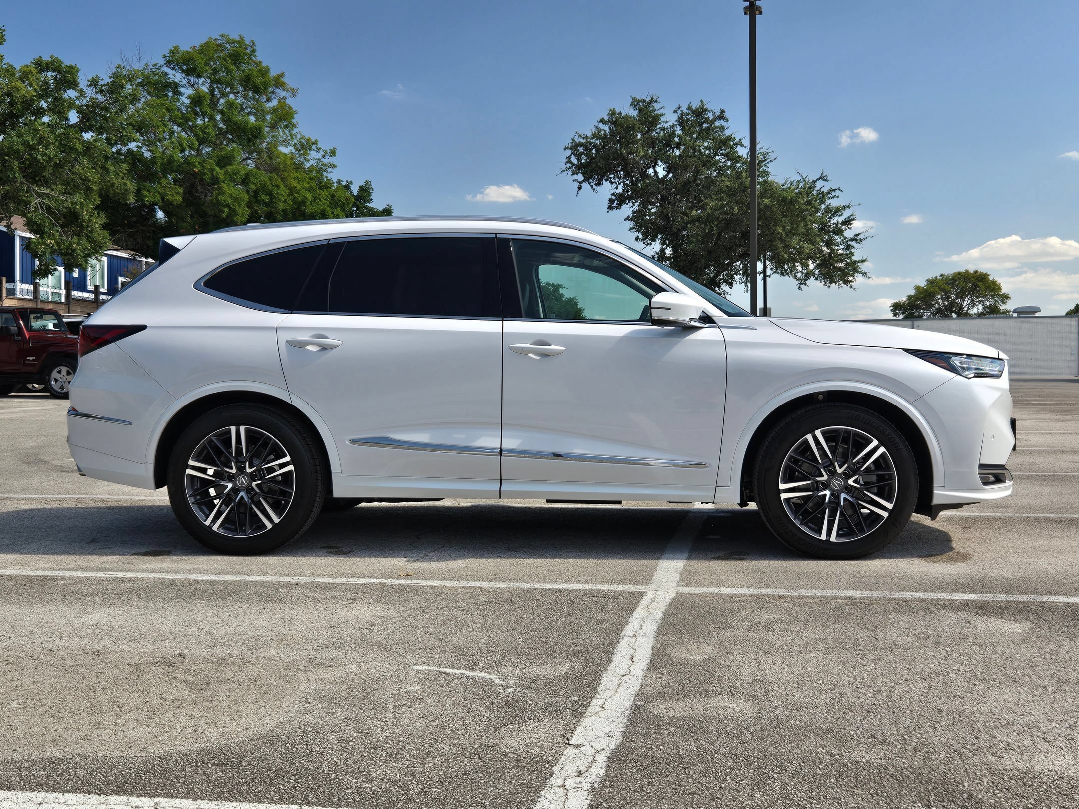 New 2026 Acura MDX w/ Advance Package AWD/4WD image 2