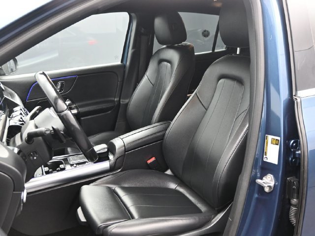 Used 2023 Mercedes-Benz GLA 250 4MATIC w/ Premium Package image 10