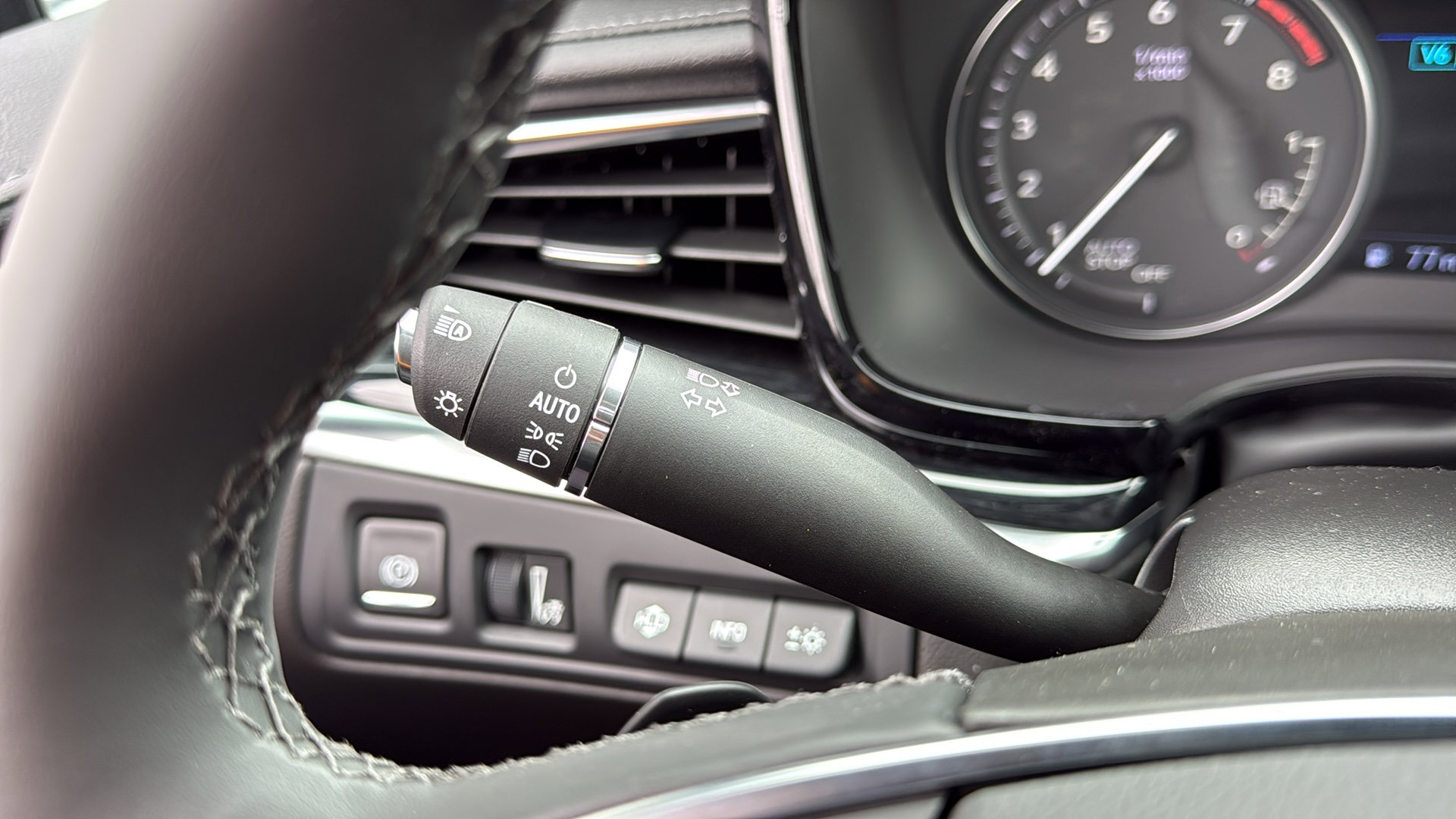 New 2026 Cadillac XT5 Premium Luxury w/ Driver Assist Package image 15