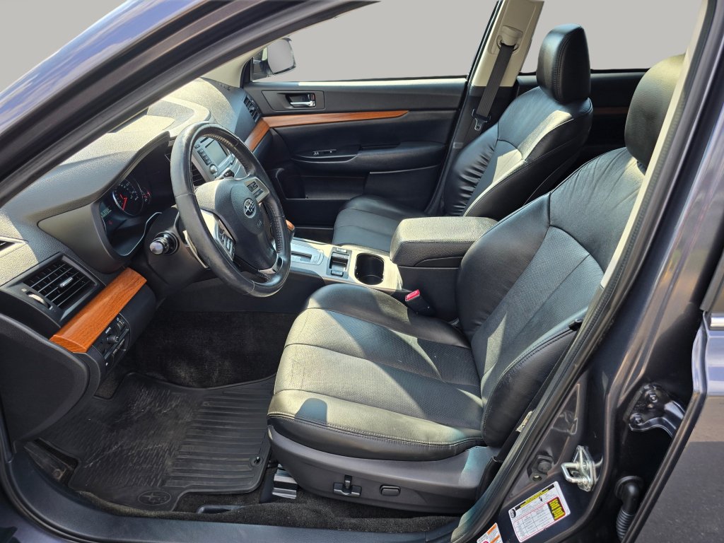 Used 2013 Subaru Outback 2.5i Limited w/ Moonroof Pkg AWD/4WD image 23