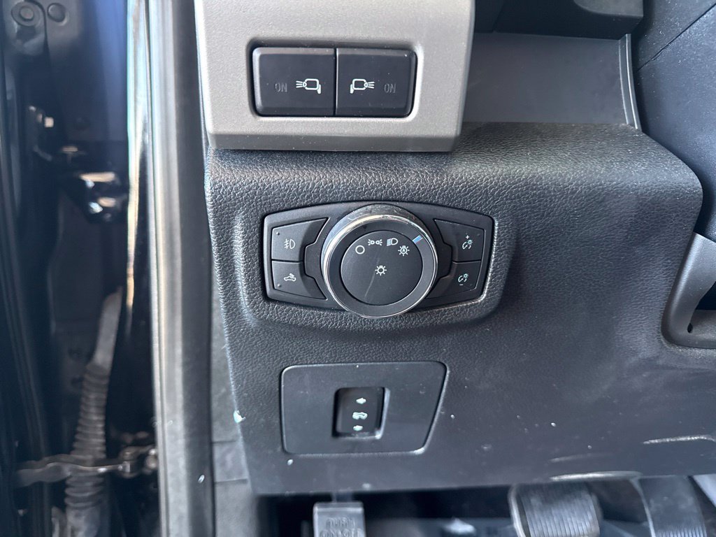 Used 2016 Ford F150 Lariat w/ Equipment Group 502A Luxury AWD/4WD image 16