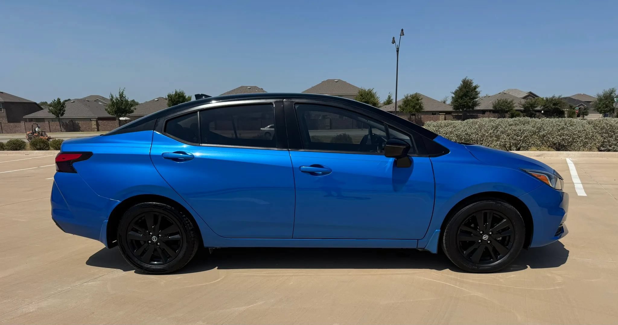 Used 2021 Nissan Versa SV FWD image 10