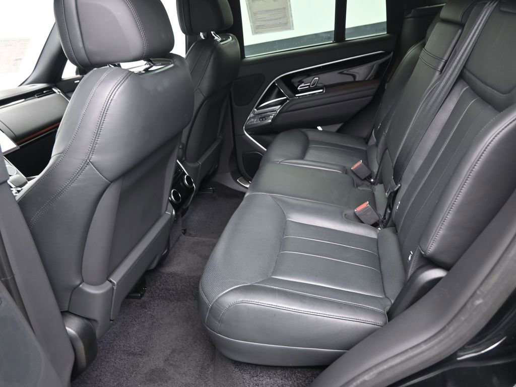 Used 2023 Land Rover Range Rover SE image 10