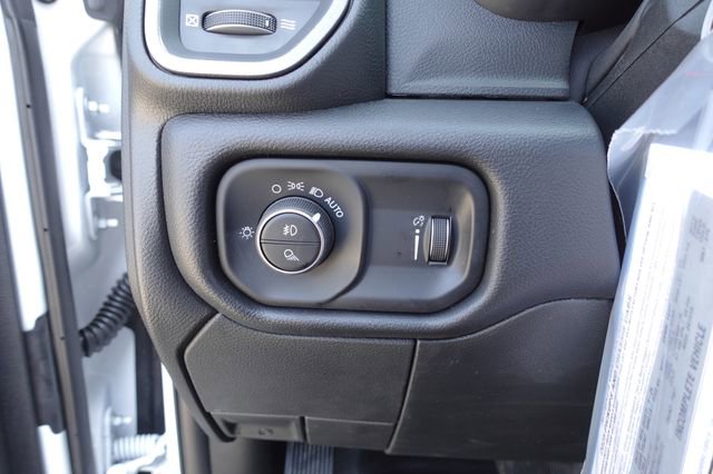 New 2025 RAM 3500 4x4 Crew Cab DRW image 15